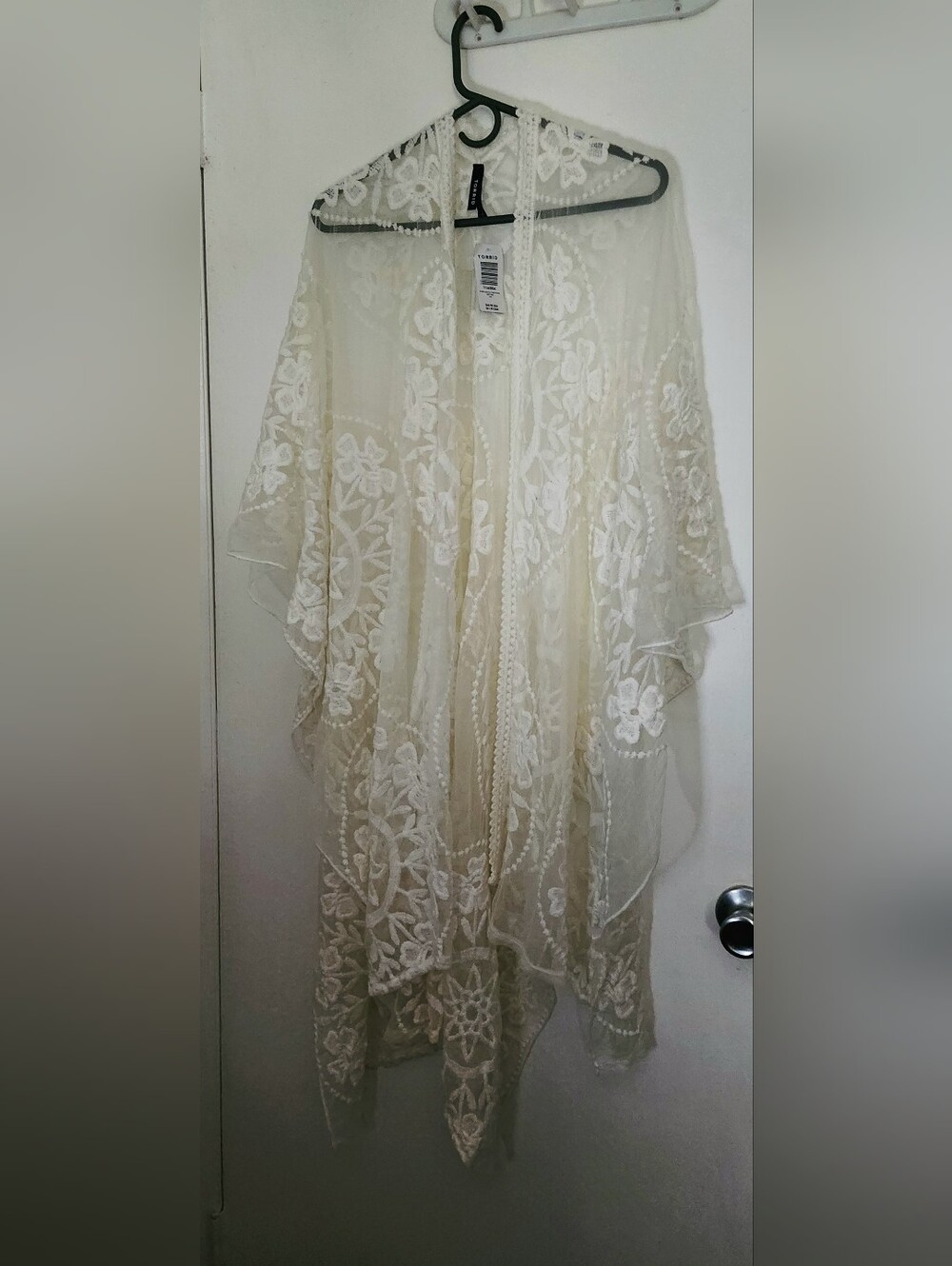 Torrid Floral Lace White/Off-White Wrap Or Shawl NWT